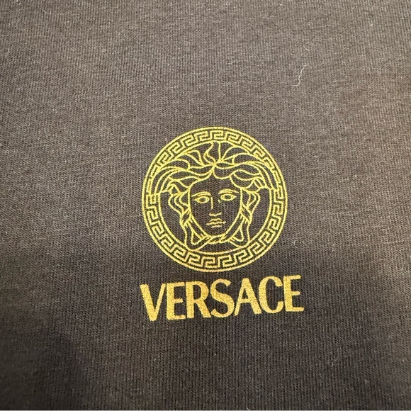 Versace Unisex Gold Medusa Logo Size 4 (M)Crew Neck Black Shirt - Picture 12 of 13